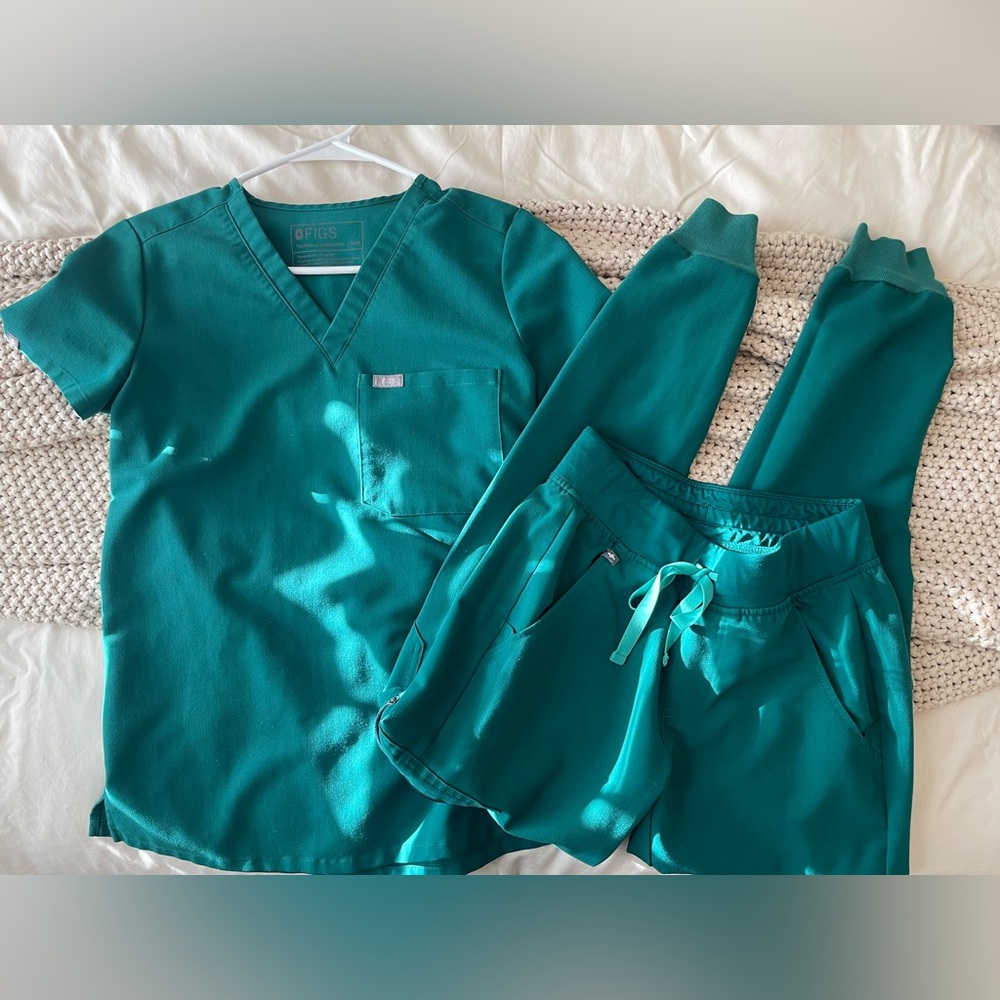 Figs green scrubs size xxs top and bottom regular